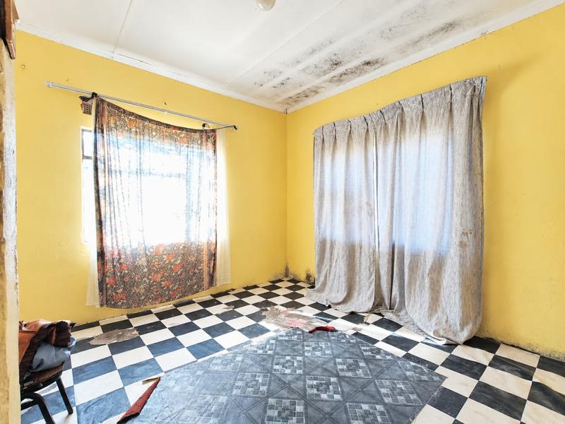 6 Bedroom Property for Sale in Northcrest Eastern Cape